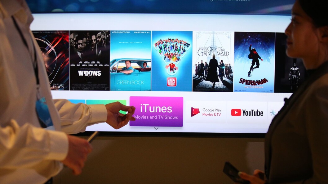 Med en ny app får man tilgang til iTunes’ filmer og TV-program på Samsung-TVen. Foto: Samsung Electronics. Med en ny app får man tilgang til iTunes’ filmer og TV-program på Samsung-TVen. Foto: Samsung Electronics.