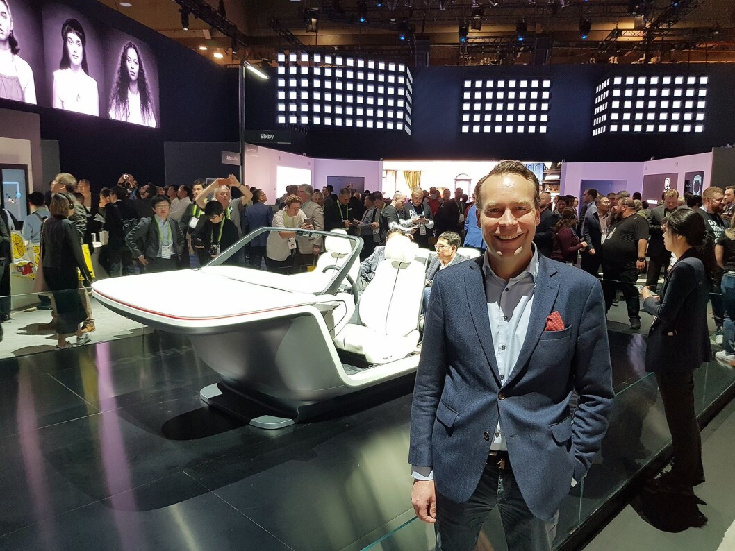 Jaan Ivar Semlitsch ser ikke bort ifra at Samsung førerløs bil kan selges på Elkjøp Marketplace en gang i fremtiden. Foto: Jan Røsholm Jaan Ivar Semlitsch ser ikke bort ifra at Samsung førerløs bil kan selges på Elkjøp Marketplace en gang i fremtiden. Foto: Jan Røsholm