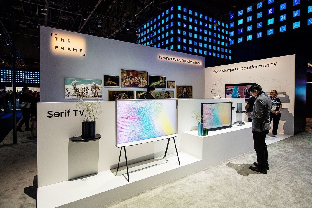 Kunst-TVen The Frame har gjort det bra i Norge, og kommer i ny versjon. I tillegg vekker Samsung design-TVen Serif til live igjen. Foto: Samsung. Kunst-TVen The Frame har gjort det bra i Norge, og kommer i ny versjon. I tillegg vekker Samsung design-TVen Serif til live igjen. Foto: Samsung.
