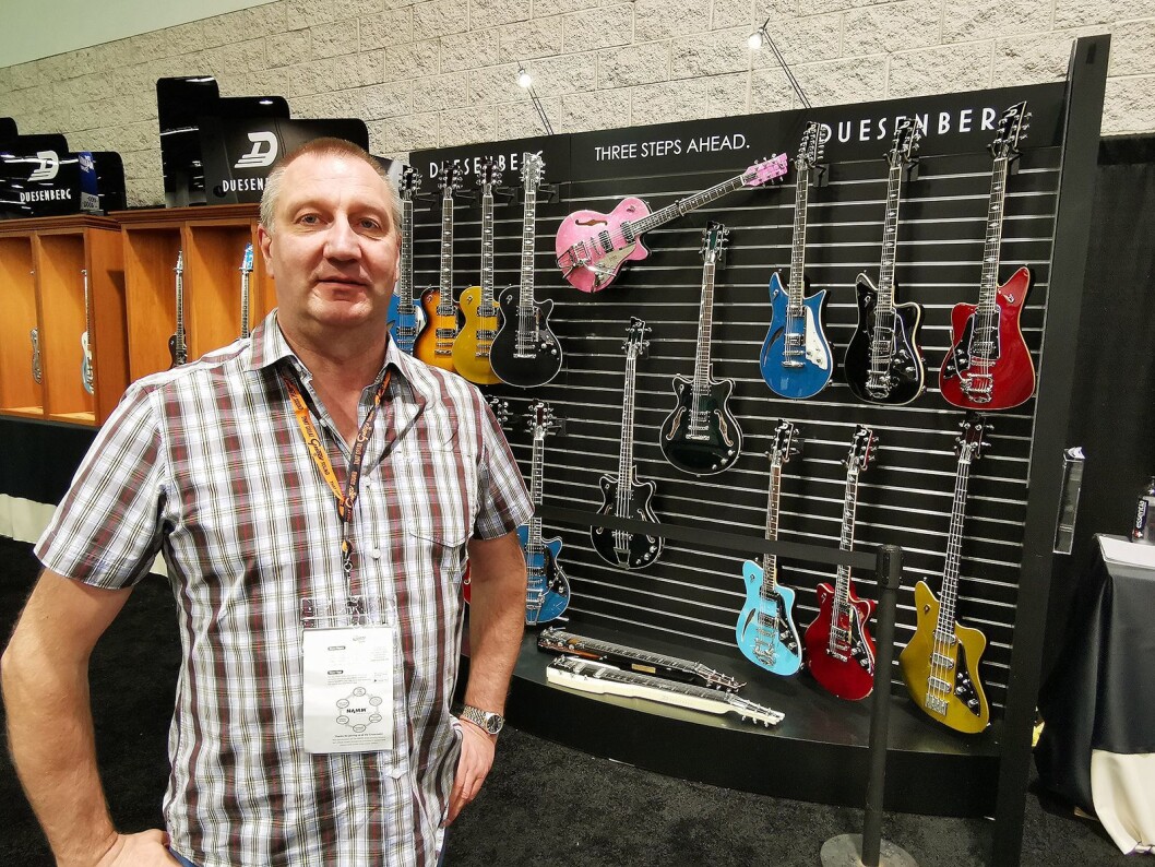 Magne Iversen ved Gitarhuset sier det er viktig for dem å ha eksklusive merker, som tyske Duesenberg. Foto: Stian Sønsteng. Magne Iversen ved Gitarhuset sier det er viktig for dem å ha eksklusive merker, som tyske Duesenberg. Foto: Stian Sønsteng.