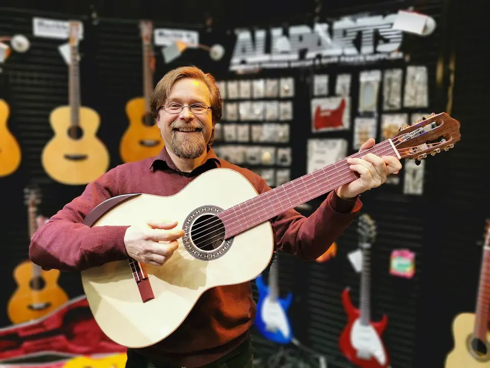 Terje Mentyjærvi i Musikk og elektronikk AS med konsertversjonen av Kantare Grazioso, spesielt utviklet for det norske markedet. Foto: Stian Sønsteng Terje Mentyjærvi i Musikk og elektronikk AS med konsertversjonen av Kantare Grazioso, spesielt utviklet for det norske markedet. Foto: Stian Sønsteng
