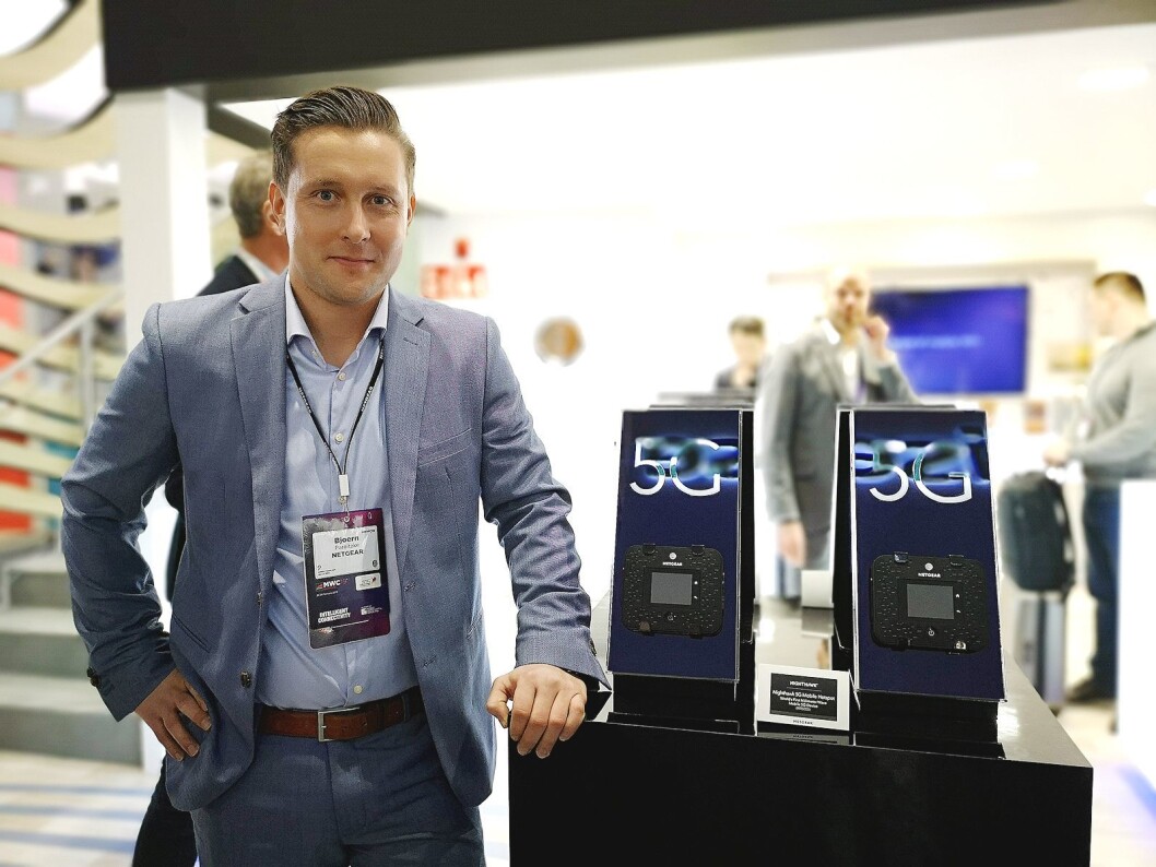 Produktspesialist Björn Parnitzke i Netgear viser fram selskapets nye 5G Mobile Hotspot. Foto: Marte Ottemo Produktspesialist Björn Parnitzke i Netgear viser fram selskapets nye 5G Mobile Hotspot. Foto: Marte Ottemo