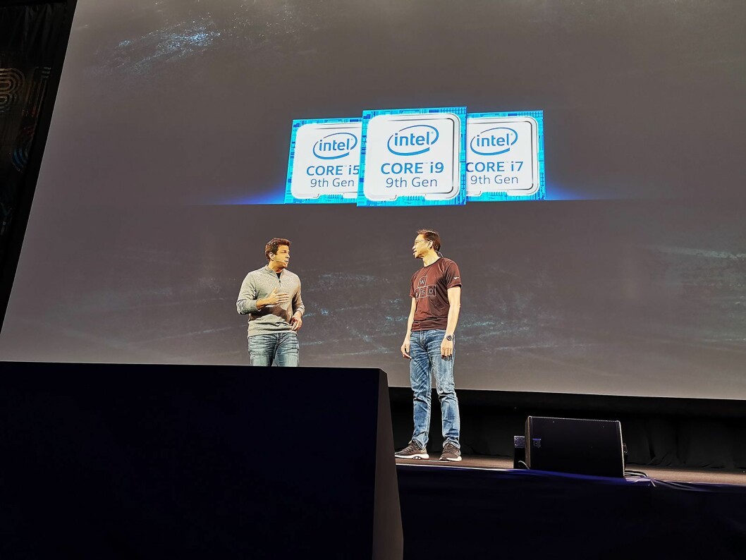 Steve Long (t. v.) i Intel sier (ikke uventet) at deres nye i9-prosessor vil bli tidenes raskeste. Her sammen med Jason Chang i Acer. Foto: Stian Sønsteng.