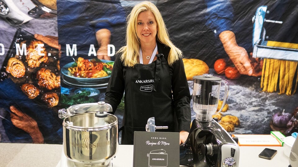 HVITGLANSET KJØKKENASSISTENT