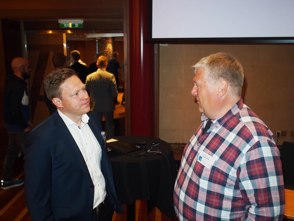 Advokat Kyrre Kielland (til venstre) i samtale med Audun Berg-Bentsen fra Coop. Foto: Jan Røsholm.