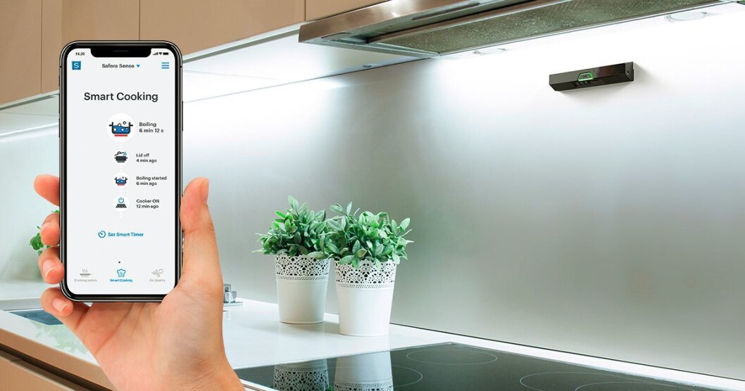 Safera Sense går på batteri, plasseres over komfyren, har ti sensorer og kommuniserer med en app. Foto: Safera. Safera Sense går på batteri, plasseres over komfyren, har ti sensorer og kommuniserer med en app. Foto: Safera.