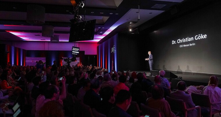 BARE IFA VISER DEN FULLE BREDDEN