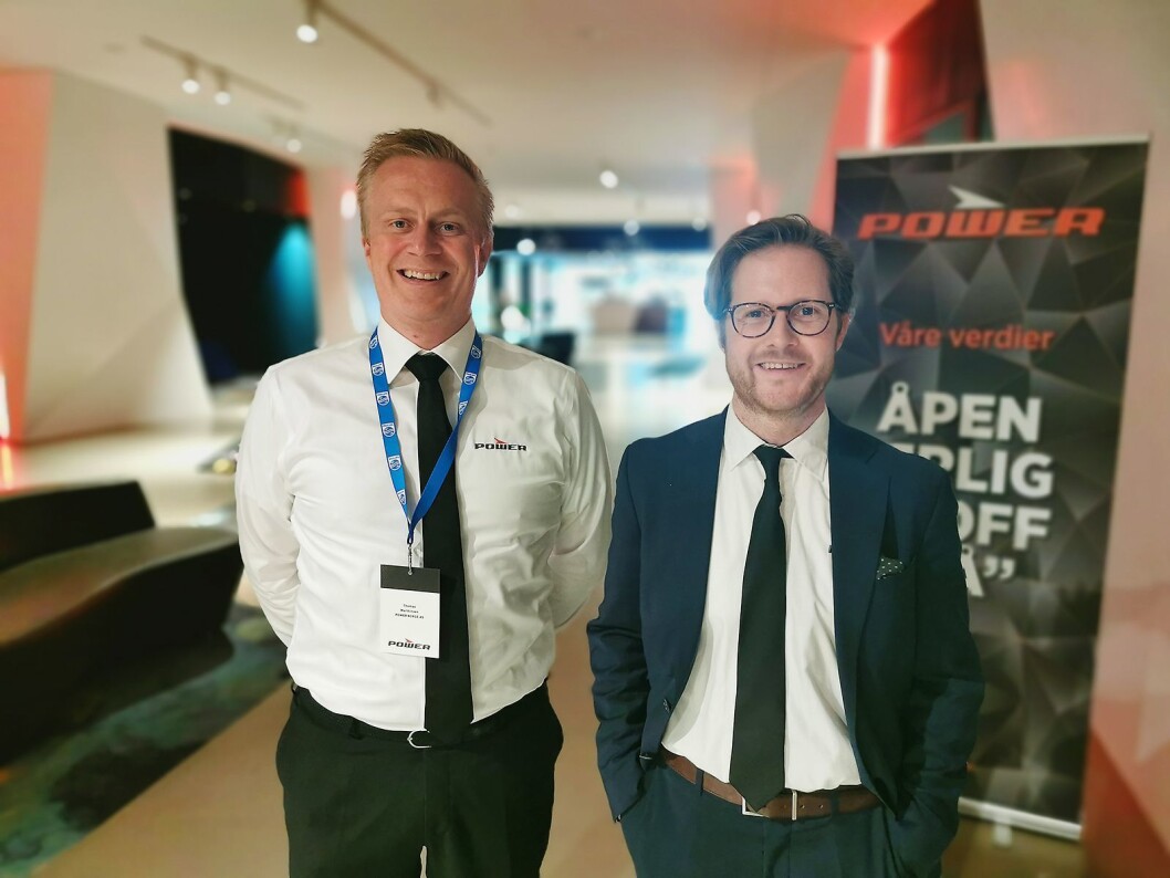 Norsk salgssjef for hvitevarer, kjøkken og småelektriske produkter, Thomas Marthinsen (t. v.) og nordisk kategoridirektør for hvitevarer, Lars Jødahl, på konferansesenteret X Meeting Point på Hellerudsletta. Foto: Stian Sønsteng. Norsk salgssjef for hvitevarer, kjøkken og småelektriske produkter, Thomas Marthinsen (t. v.) og nordisk kategoridirektør for hvitevarer, Lars Jødahl, på konferansesenteret X Meeting Point på Hellerudsletta. Foto: Stian Sønsteng.
