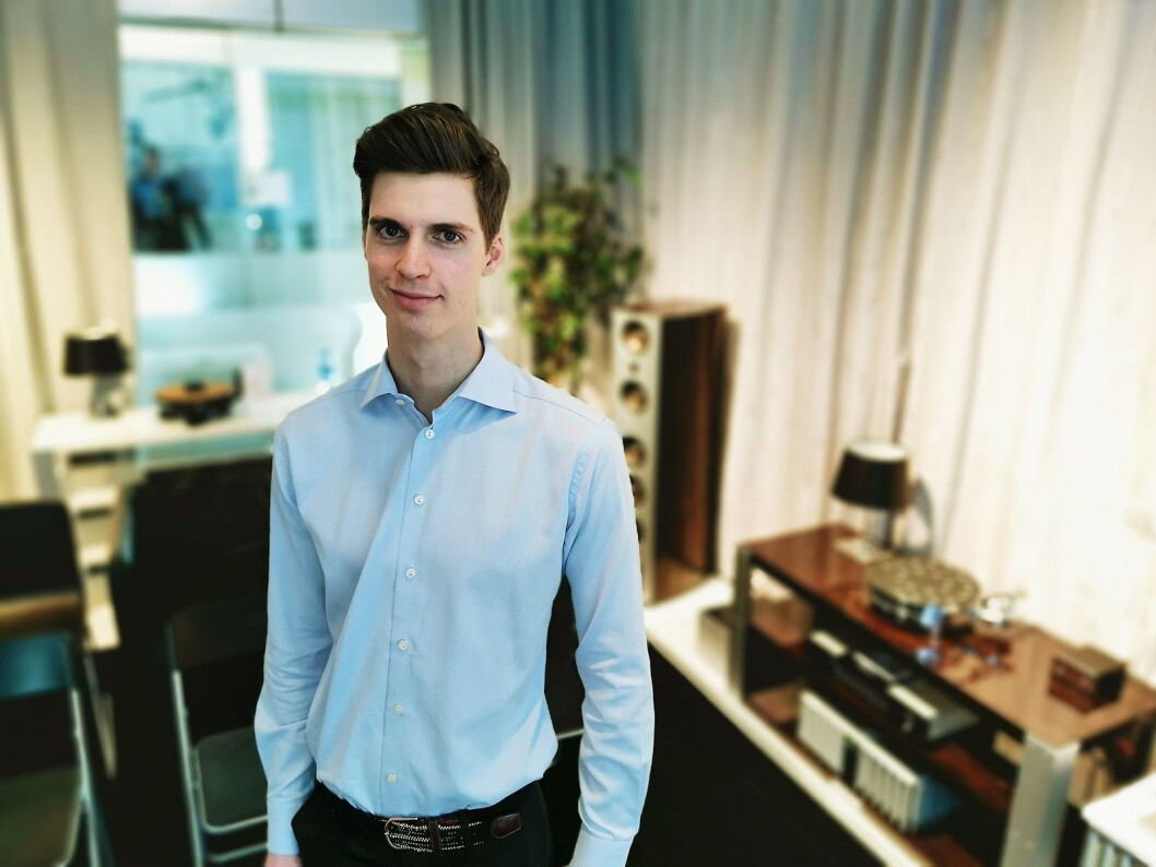 Mathias Beck har siden desember 2017 vært butikkselger ved Oslo Hi-Fi Center i Dronning Mauds gate i Oslo. Foto: Stian Sønsteng. Mathias Beck har siden desember 2017 vært butikkselger ved Oslo Hi-Fi Center i Dronning Mauds gate i Oslo. Foto: Stian Sønsteng.