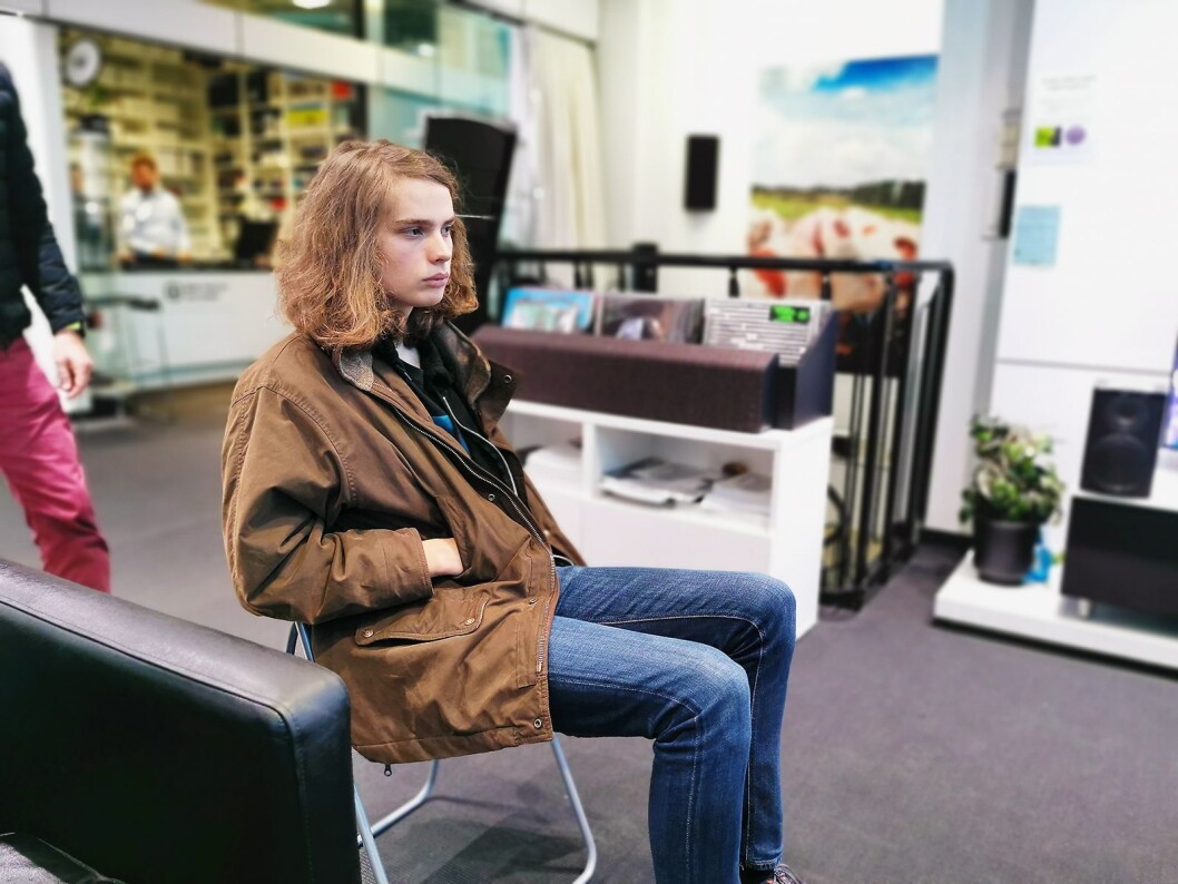 Hifi-interesserte Erling E. Ernestus (17) fra Oslo er innom Vårpuls 2019, og forteller at han besøker Oslo Hi-Fi Center to-tre ganger i måneden. Foto: Stian Sønsteng. Hifi-interesserte Erling E. Ernestus (17) fra Oslo er innom Vårpuls 2019, og forteller at han besøker Oslo Hi-Fi Center to-tre ganger i måneden. Foto: Stian Sønsteng.