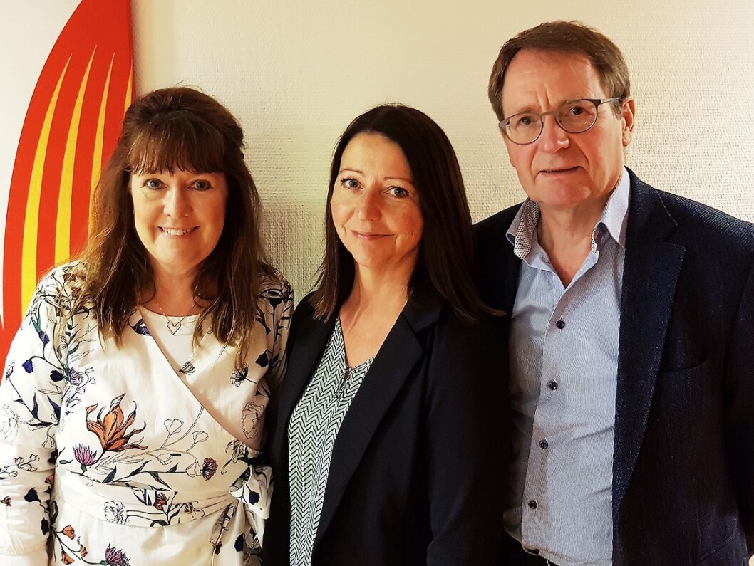 Et godt samarbeid gjennom nesten 30 år avsluttes. Fra venstre Christina Briskerud i Logiq, Elisabeth Brean i NRK og Knut Rosness i Logiq. Foto Jan Røsholm Et godt samarbeid gjennom nesten 30 år avsluttes. Fra venstre Christina Briskerud i Logiq, Elisabeth Brean i NRK og Knut Rosness i Logiq. Foto Jan Røsholm