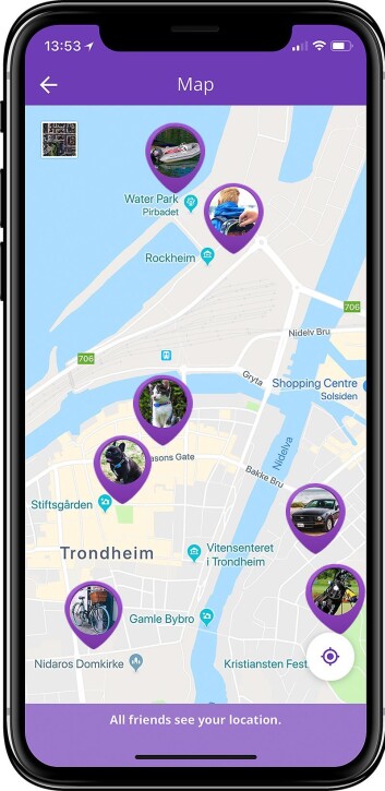 Tail it-appen er gratis, og kan brukes uten noen av de fysiske produktene. I Trondheim har de et prøveprosjekt, der også de lokale bussene kan spores i appen. Foto: Tail it. Tail it-appen er gratis, og kan brukes uten noen av de fysiske produktene. I Trondheim har de et prøveprosjekt, der også de lokale bussene kan spores i appen. Foto: Tail it.