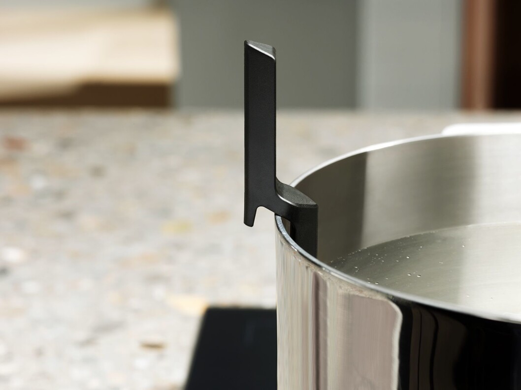 Den nye sensoren er trådløs og snakker med koketoppen, slik at temperaturen holdes konstant. Foto: Electrolux. Den nye sensoren er trådløs og snakker med koketoppen, slik at temperaturen holdes konstant. Foto: Electrolux.