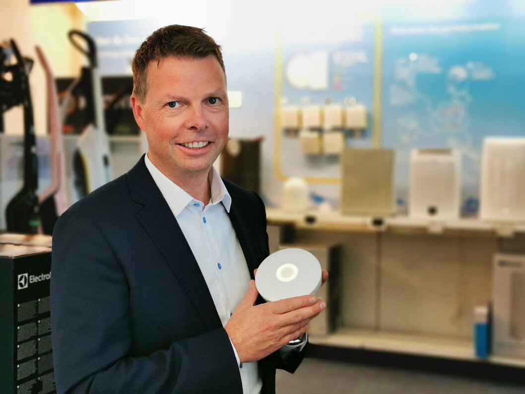 Øyvind Birkenes i Airthings med Wave Plus. Foto: Stian Sønsteng. Øyvind Birkenes i Airthings med Wave Plus. Foto: Stian Sønsteng.