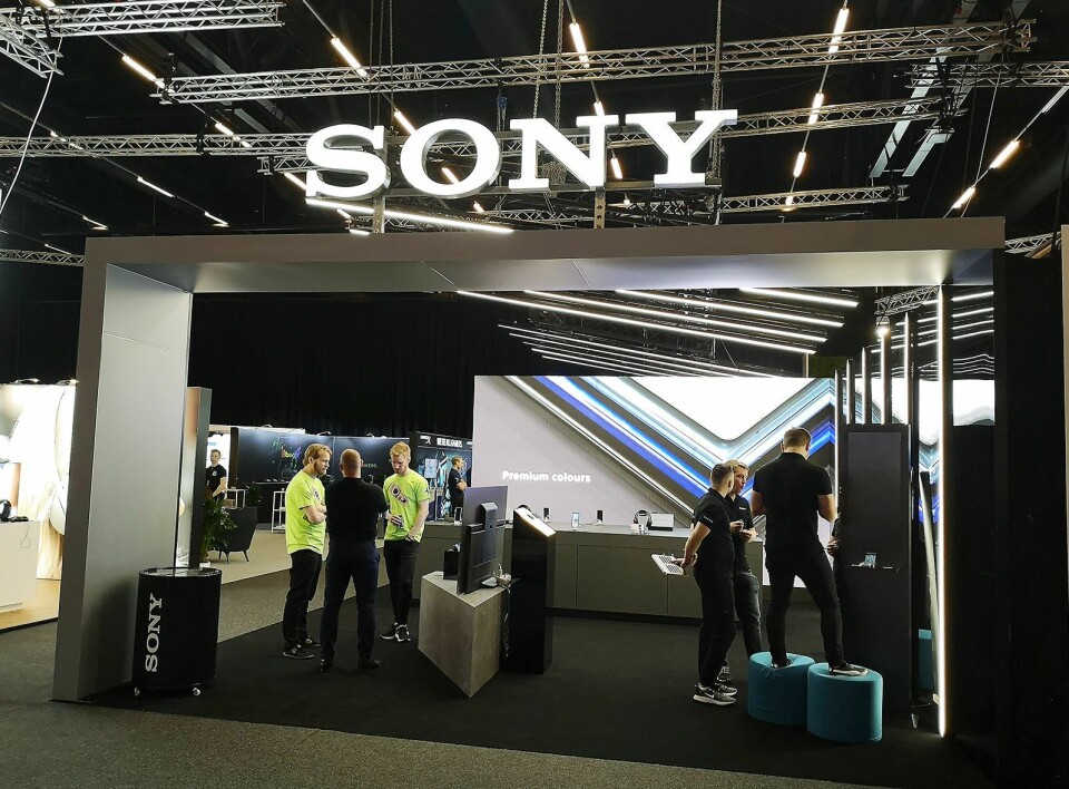 Sony har tatt med seg designet fra Mobile World Congress som gikk av stabelen i Barcelona i februar, inn til Elkjøp Campus. Foto: Marte Ottemo