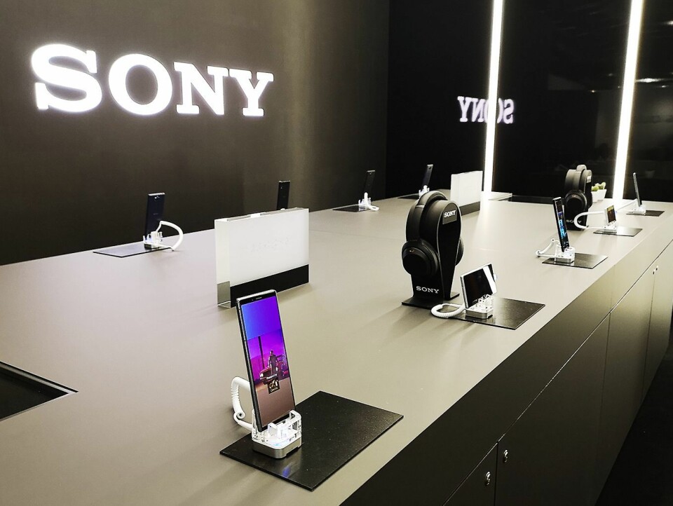 Sony Xperia 1 er hovedfokus for Sony på Campus, men også selskapets trådløse hodetelefoner er på utstilling. Foto: Marte Ottemo.
