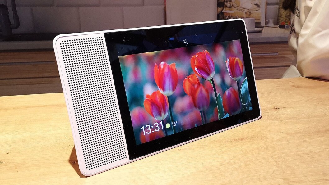 Lenovos Smart Display har en stor skjerm, og lar deg styre hverdagen med hjelp av Google Assistant. Foto: Marte Ottemo Lenovos Smart Display har en stor skjerm, og lar deg styre hverdagen med hjelp av Google Assistant. Foto: Marte Ottemo