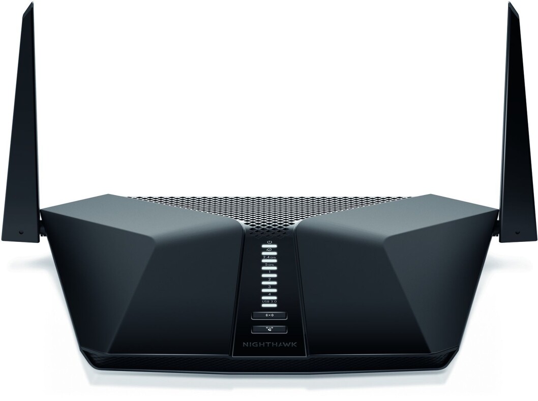 Wi-Fi 6-ruteren Nighthawk RX200 har 4 antenner og håndterer 4 samtidige datastrømmer. Foto: Netgear. Wi-Fi 6-ruteren Nighthawk RX200 har 4 antenner og håndterer 4 samtidige datastrømmer. Foto: Netgear.