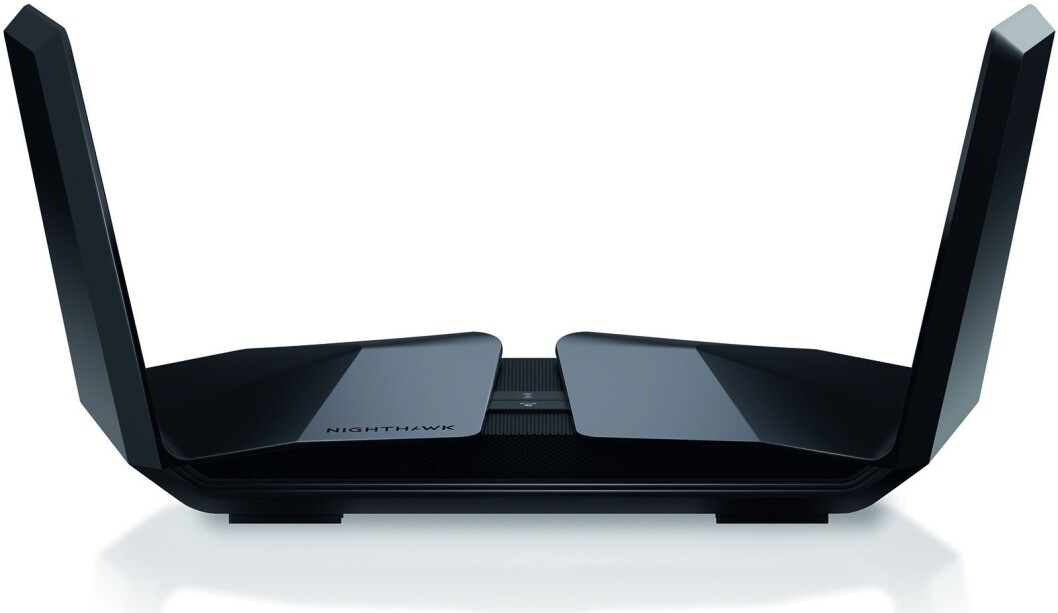 Wi-Fi 6-ruteren Nighthawk RX200 har 12 antenner og håndterer 12 samtidige datastrømmer. Foto: Netgear. Wi-Fi 6-ruteren Nighthawk RX200 har 12 antenner og håndterer 12 samtidige datastrømmer. Foto: Netgear.