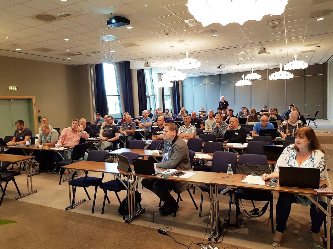 På samlingens første dag var verkstedlederne samlet til administrasjonskurs. Foto: Jan Røsholm. På samlingens første dag var verkstedlederne samlet til administrasjonskurs. Foto: Jan Røsholm.