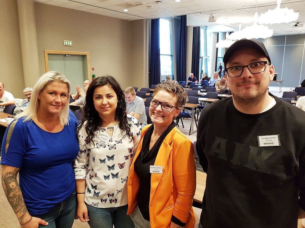 Samsung var på plass i Tønsberg. Fra venstre Petronella Mossberg, Alexandra Hutanu, Camilla Brox-Sundholm og Christopher Drenzel. Foto: Jan Røsholm. Samsung var på plass i Tønsberg. Fra venstre Petronella Mossberg, Alexandra Hutanu, Camilla Brox-Sundholm og Christopher Drenzel. Foto: Jan Røsholm.