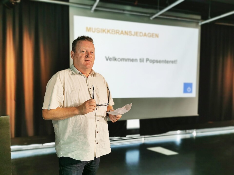 Erik Østby (EM Nordic AS) er styreleder i Norsk Musikkbransjeråd, og ønsket velkommen til Musikkbransjedagen. Foto: Stian Sønsteng.