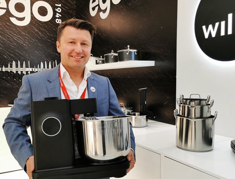 KJØKKENTØY OG BAKEMASKIN FRA WILFA