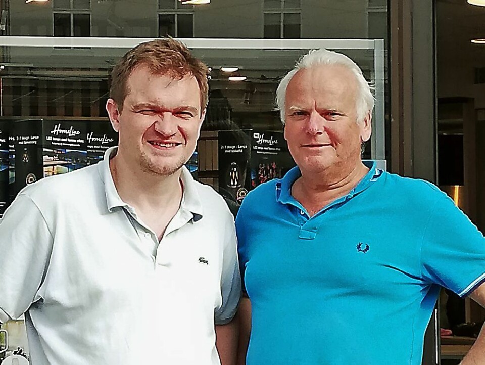 Rainer Fredriksen (t. h.) og butikksjef Frode Nyland ved Elon Bergen. Foto: Elon.