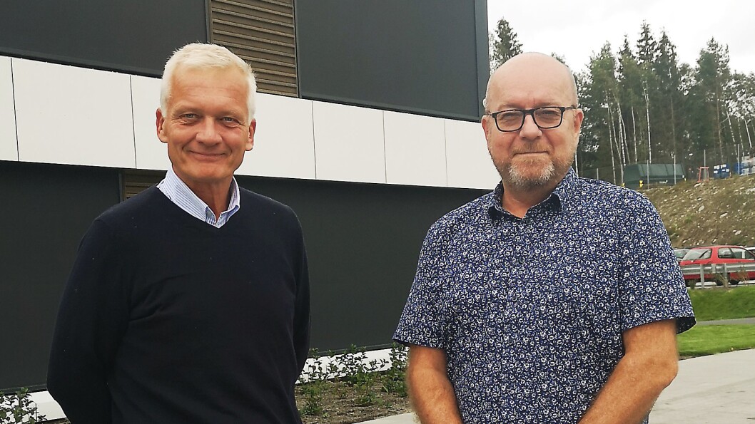 Administrerende direktør Robert Ringstad (t. v.) i Beha inngår samarbeid med Berggård Amundsen & Co, her representert ved Frode Johannessen, produktsjef lys og varme. Foto: Beha Administrerende direktør Robert Ringstad (t. v.) i Beha inngår samarbeid med Berggård Amundsen & Co, her representert ved Frode Johannessen, produktsjef lys og varme. Foto: Beha