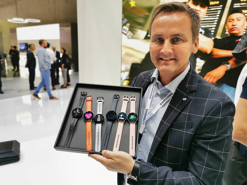 Øyvind Aasen i Samsung med Galaxy Watch Active 2, som kommer i størrelsene 44 og 40 mm. Pris: 5000,- og 4.800,- Foto: Stian Sønsteng