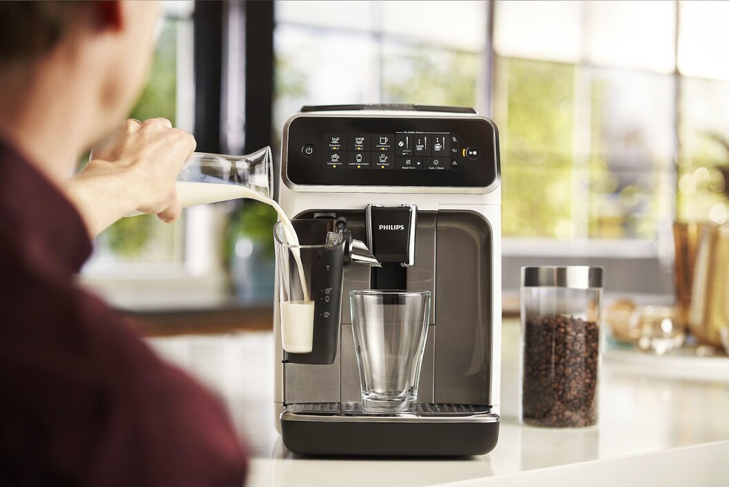 Den nye, patenterte melkeskummeren på Philips 3200 Lattego har bare to deler, og kan vaskes i oppvaskmaskin. Foto: Philips. Den nye, patenterte melkeskummeren på Philips 3200 Lattego har bare to deler, og kan vaskes i oppvaskmaskin. Foto: Philips.