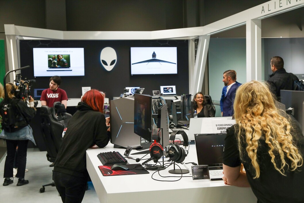 Butikk-i-butikken for Alienware ble åpnet ved Elkjøp Megastore Lørenskog 24. september. Foto: Dell. Butikk-i-butikken for Alienware ble åpnet ved Elkjøp Megastore Lørenskog 24. september. Foto: Dell.