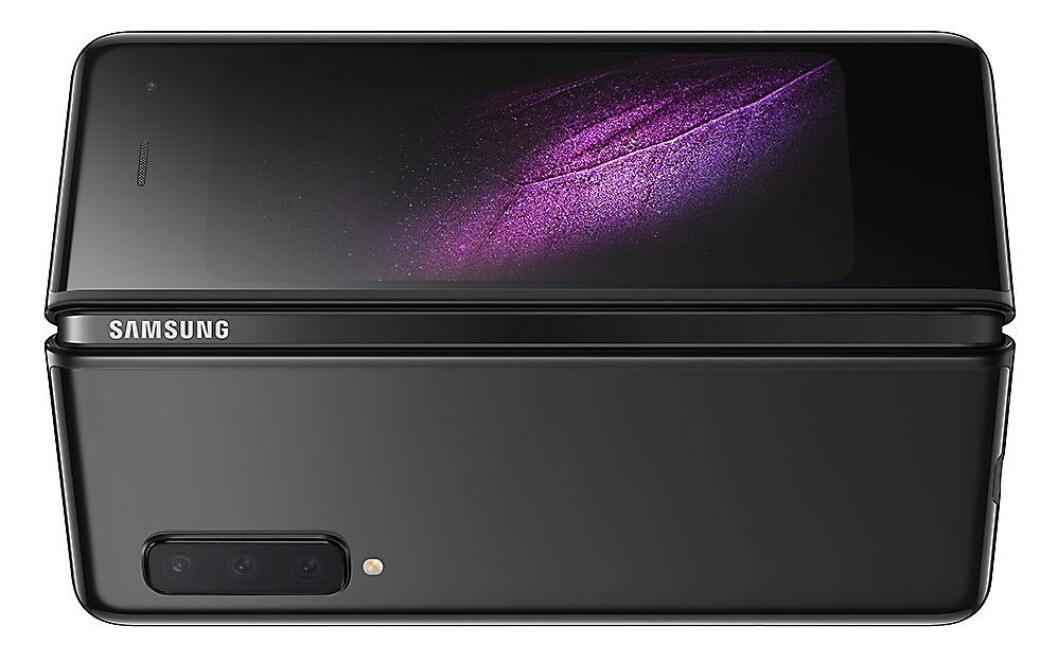Samsung Galaxy Fold kan som navnet tilsies foldes sammen. Mobilen kom for salg i Norge den 18. oktober. Pris: 21.000,- Foto: Samsung Samsung Galaxy Fold kan som navnet tilsies foldes sammen. Mobilen kom for salg i Norge den 18. oktober. Pris: 21.000,- Foto: Samsung