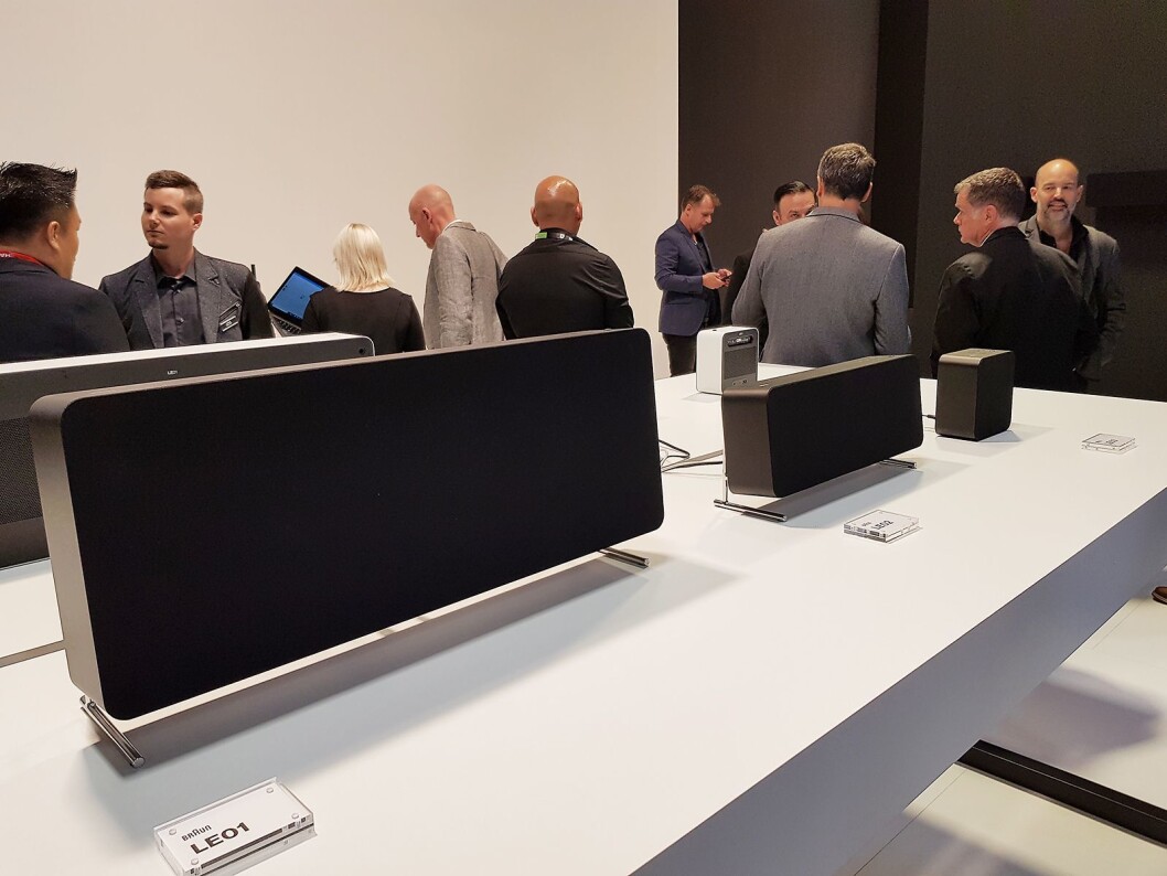Den nye serien fra Braun består av tre forskjellige høyttalere. Foto: Jan Røsholm. Den nye serien fra Braun består av tre forskjellige høyttalere. Foto: Jan Røsholm.