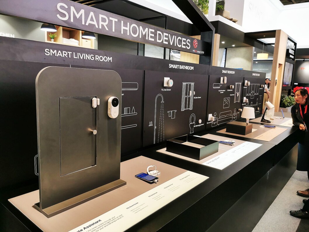 TCL har en rekke smarthjem-produkter de ønsker inn på det nordiske markedet. Foto: Stian Sønsteng. TCL har en rekke smarthjem-produkter de ønsker inn på det nordiske markedet. Foto: Stian Sønsteng.