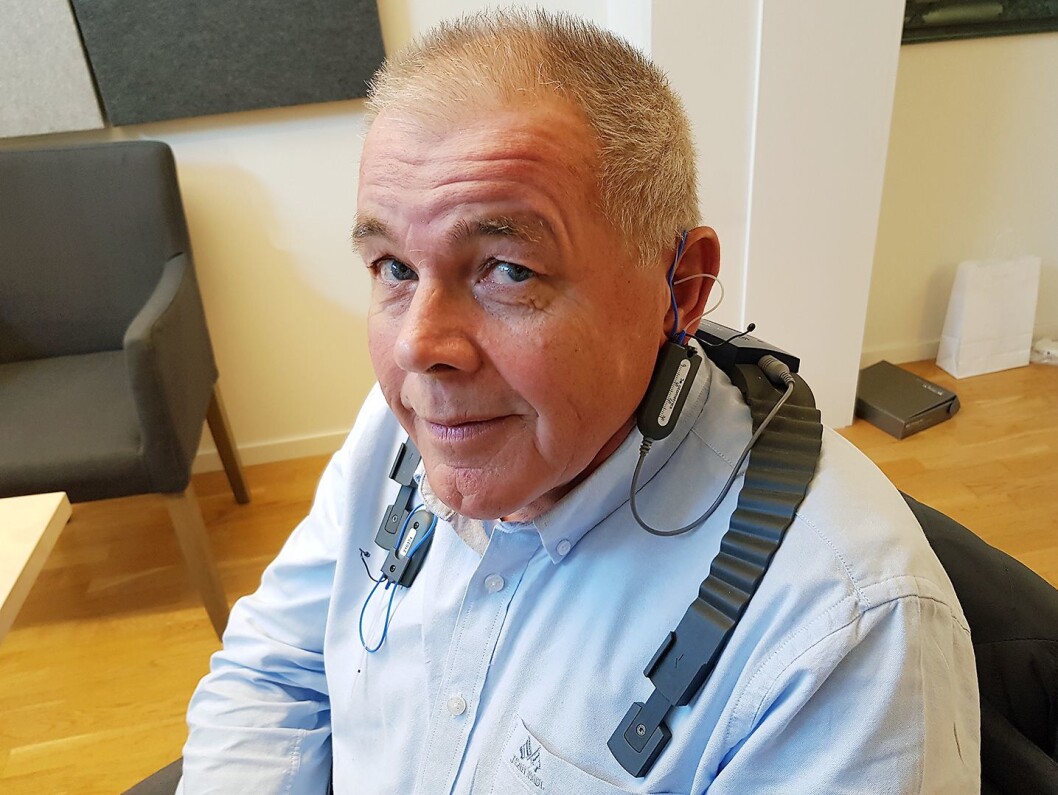 Kunde Bjørn Topaas får behandling for lydoverfølsomhet og tinnitus. Foto: Jan Røsholm. Kunde Bjørn Topaas får behandling for lydoverfølsomhet og tinnitus. Foto: Jan Røsholm.