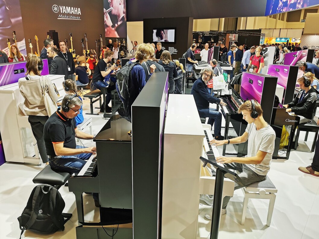 For andre gang viste Yamaha på IFA også sine musikkinstrumenter, og det på et enda større område enn fjorårets IFA-messe. Foto: Stian Sønsteng. For andre gang viste Yamaha på IFA også sine musikkinstrumenter, og det på et enda større område enn fjorårets IFA-messe. Foto: Stian Sønsteng.