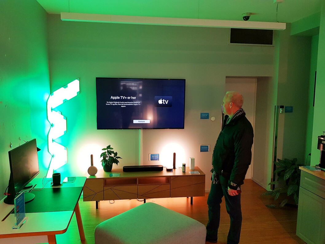 I sitt foredrag snakker Steve Koenig om «Streaming Wars». Hos Eplehuset i Storgata er det tydelig at teknologiselskapet Apple med Apple+ nå også vil være medieselskap. Foto: Jan Røsholm. I sitt foredrag snakker Steve Koenig om «Streaming Wars». Hos Eplehuset i Storgata er det tydelig at teknologiselskapet Apple med Apple+ nå også vil være medieselskap. Foto: Jan Røsholm.