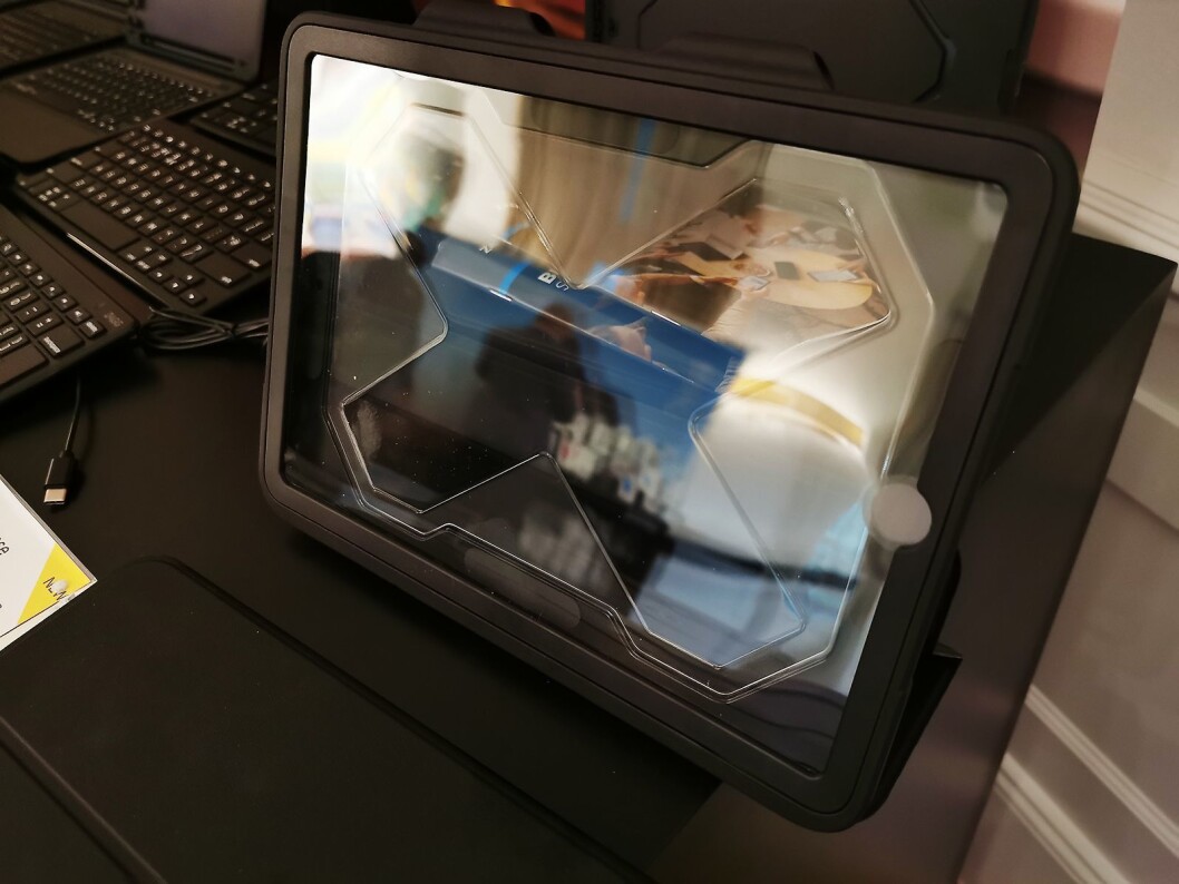 Dette dekslet for nettbrett fra Zagg har VisionGuard, som skal gi beskyttelse mot blålyset fra skjermen. Foto: Stian Sønsteng. Dette dekslet for nettbrett fra Zagg har VisionGuard, som skal gi beskyttelse mot blålyset fra skjermen. Foto: Stian Sønsteng.