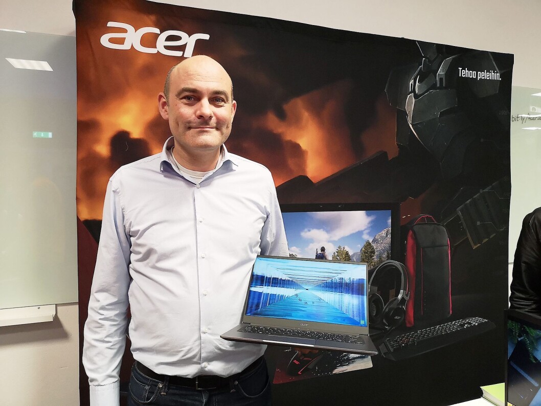Peter Kaic, produktsjef i Acer Nordics, sier det har skjedd mye på teknologisiden de siste tre årene. Her med Acer Swift 5 som kommer på markedet nå. Foto: Marte Ottemo Peter Kaic, produktsjef i Acer Nordics, sier det har skjedd mye på teknologisiden de siste tre årene. Her med Acer Swift 5 som kommer på markedet nå. Foto: Marte Ottemo