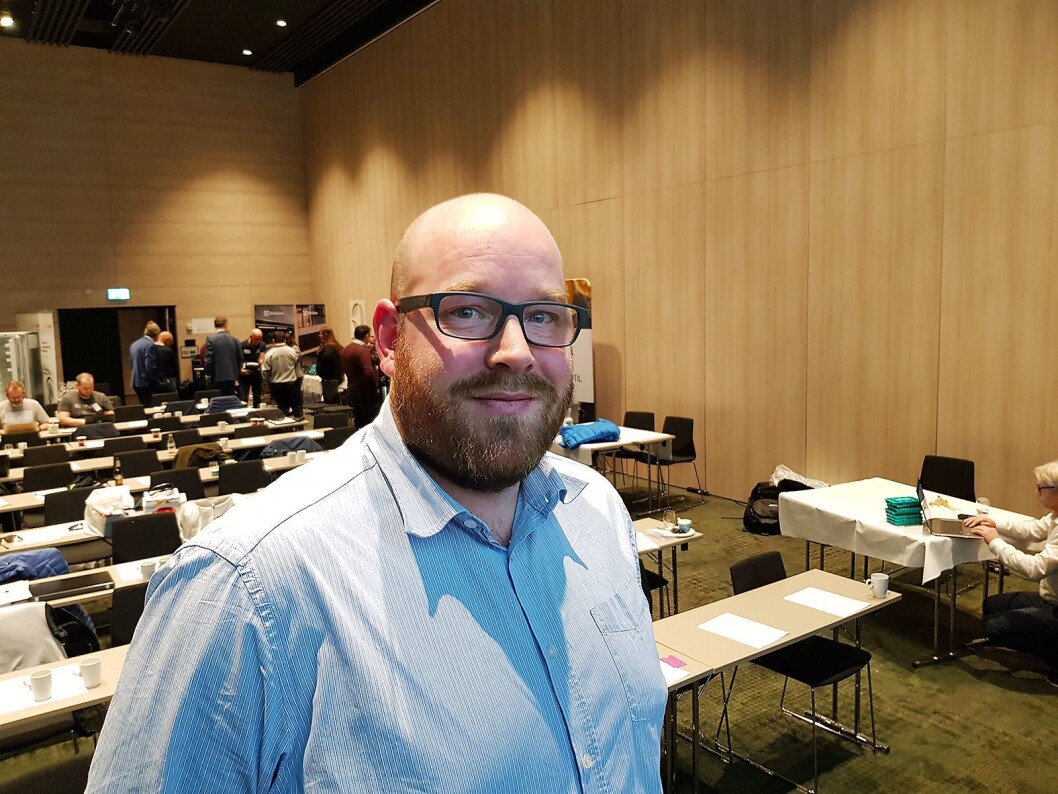 Et av hovedtemaene på konferansen var kundebehandling, og håndtering av vanskelige kunder. Erik Skjerve holdt innlegg rundt temaet. Foto: Jan Røsholm. Et av hovedtemaene på konferansen var kundebehandling, og håndtering av vanskelige kunder. Erik Skjerve holdt innlegg rundt temaet. Foto: Jan Røsholm.