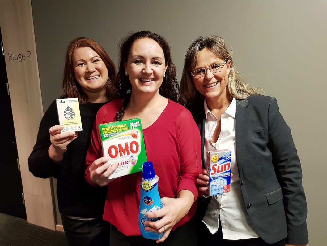 Orklas kundeservice er fast innslag på Hvitevaredagene, her representert med Mari Avalos (f. v.), Malin Skar og Berit Fosshaug. Foto: Jan Røsholm. Orklas kundeservice er fast innslag på Hvitevaredagene, her representert med Mari Avalos (f. v.), Malin Skar og Berit Fosshaug. Foto: Jan Røsholm.