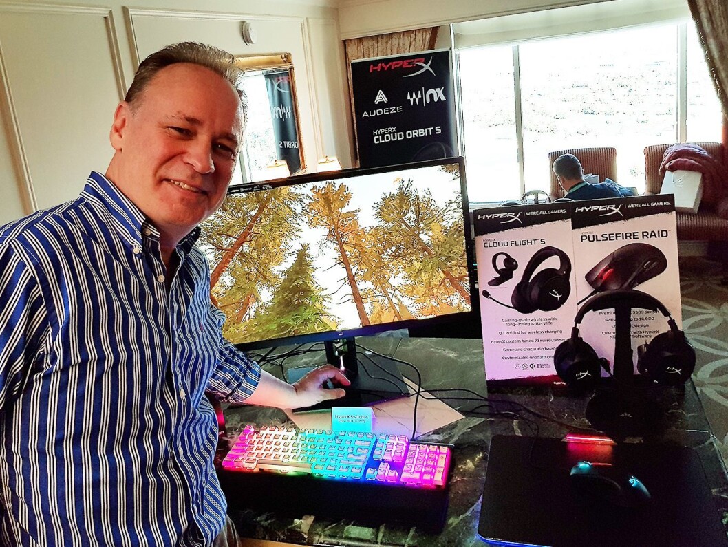 Europasjef Paul Leaman viser frem nyhetene fra HyperX. Foto: Jan Røsholm. Europasjef Paul Leaman viser frem nyhetene fra HyperX. Foto: Jan Røsholm.