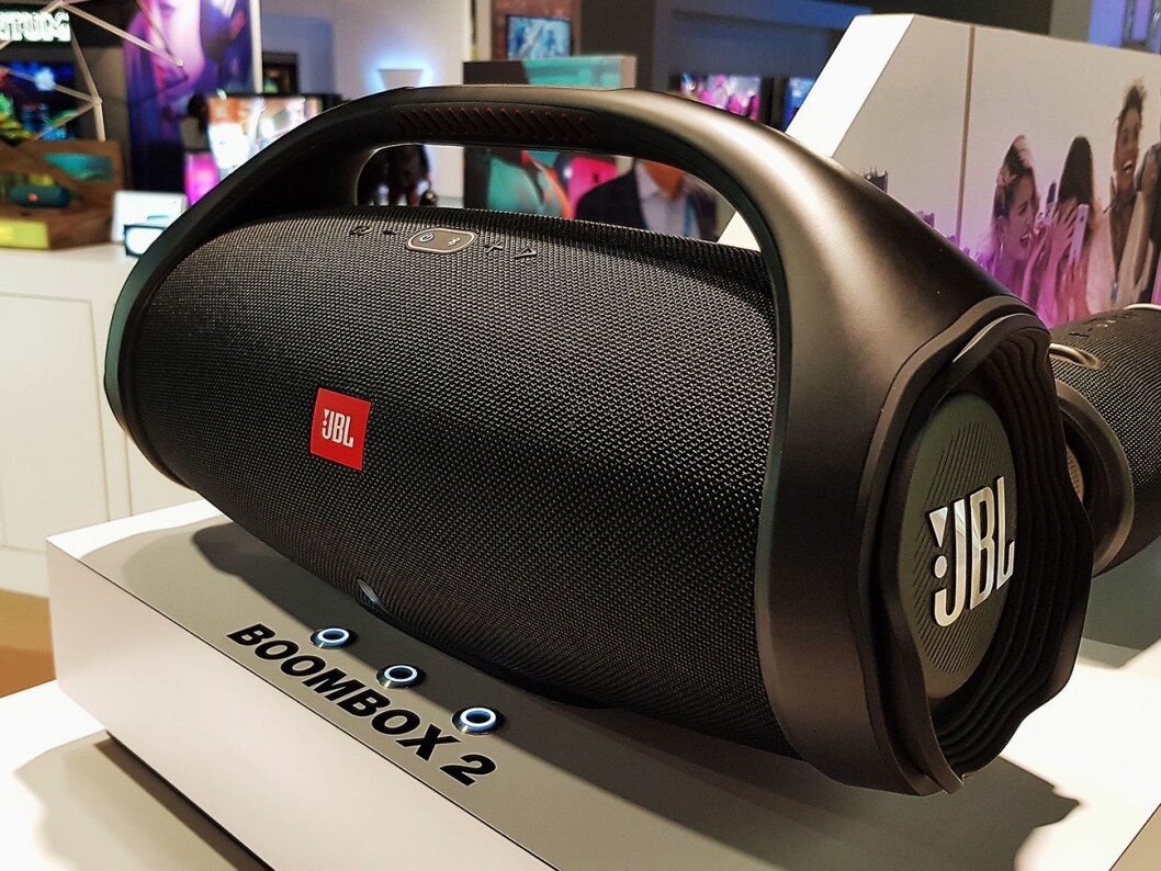 Boombox 2 er den største av de portable høyttalerne til JBL. Foto: Jan Røsholm. Boombox 2 er den største av de portable høyttalerne til JBL. Foto: Jan Røsholm.