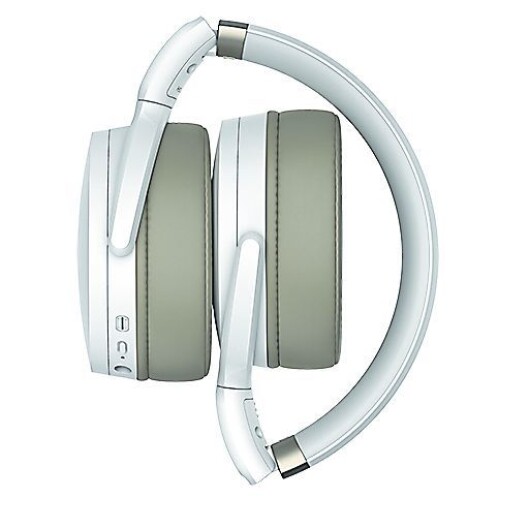 De nye hodetelefonene HD 450BT og HD 350BT finnes i både sort og hvitt. Foto: Sennheiser. De nye hodetelefonene HD 450BT og HD 350BT finnes i både sort og hvitt. Foto: Sennheiser.