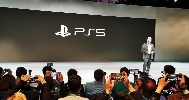 PLAYSTATION 5 I HANDELEN FØR JUL