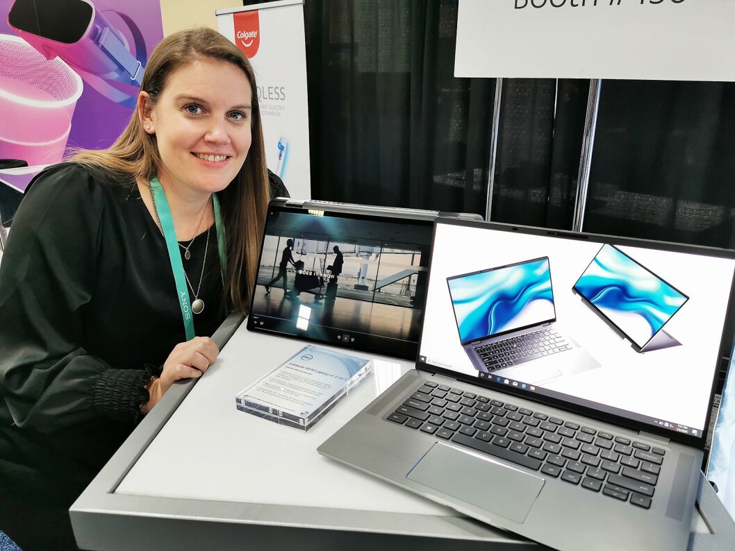 Amanda Baker med Dell Latitude 9510, der man kan velge mellom en tradisjonell skjerm og en berøringsskjerm i foldbar utgave. Foto: Stian Sønsteng Amanda Baker med Dell Latitude 9510, der man kan velge mellom en tradisjonell skjerm og en berøringsskjerm i foldbar utgave. Foto: Stian Sønsteng