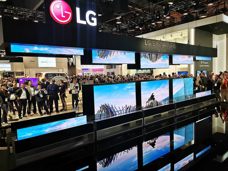 LGs rulle-TV kommer til Europa etter sommeren, med 65 tommers oled-panel. I USA koster denne 60.000 USD. Foto: Stian Sønsteng.