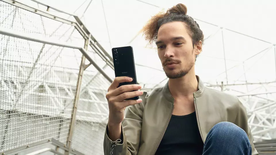 Sonys nyeste mobil-flaggskip er selskapets første telefon med 5G-støtte. Foto: Sony