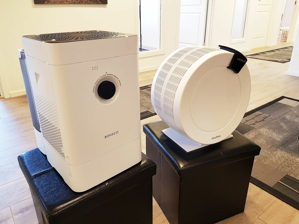Dette er to forskjellige modeller av luftvasker. Den runde er fra Stylies, mens den til høyre er fra Boneco. Foto: Jan Røsholm.